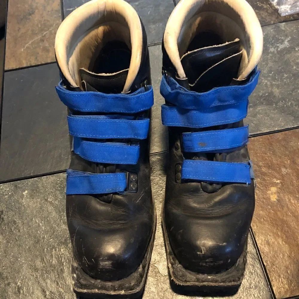 Vintage Merrell Black Leather Ski Boots, Men’s 9 1/2